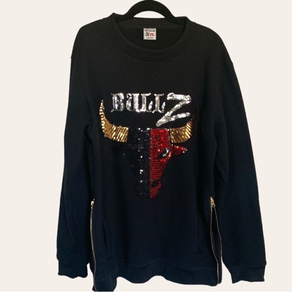 Chicago Bulls Sequined Logo Sweatshirt with pockets and side zippers 2XL 